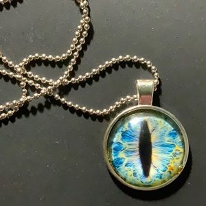 Silver Cabochon Pendant - Dragon or Cat Eye